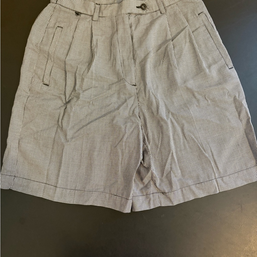 Liz Claiborne Black and White Houndstooth Women’s Shorts